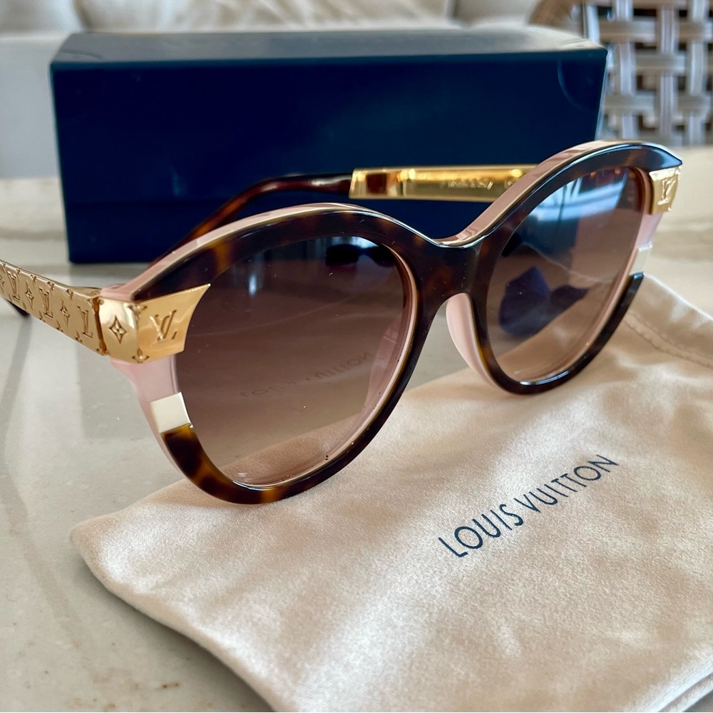 Louis Vuitton Soupçon cat eye Sunglasses
